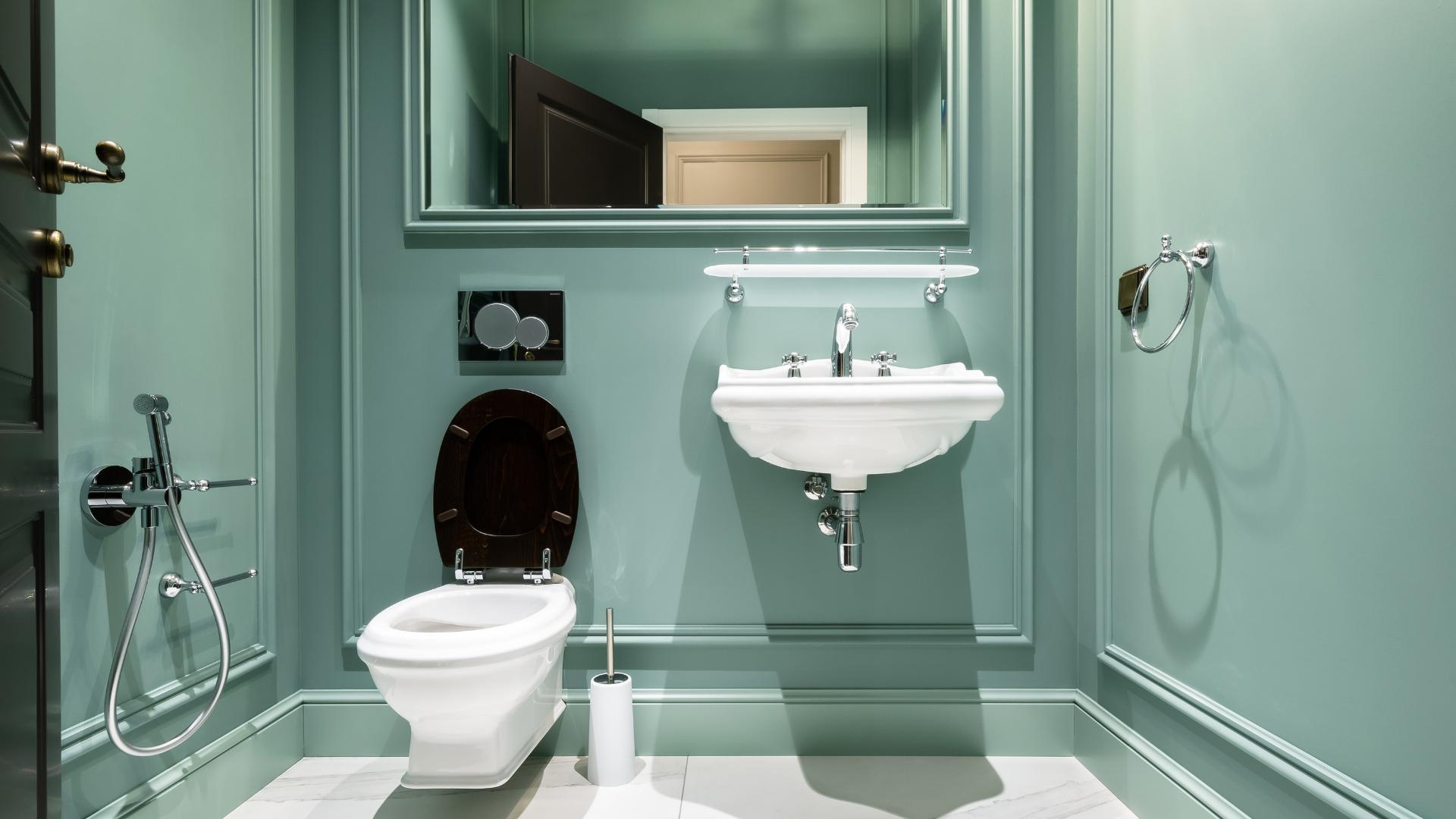 Professional plumber from Star Plumbers Norwalk